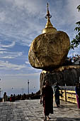 Myanmar - Kyaikhtiyo Pagoda, the Golden Rock 